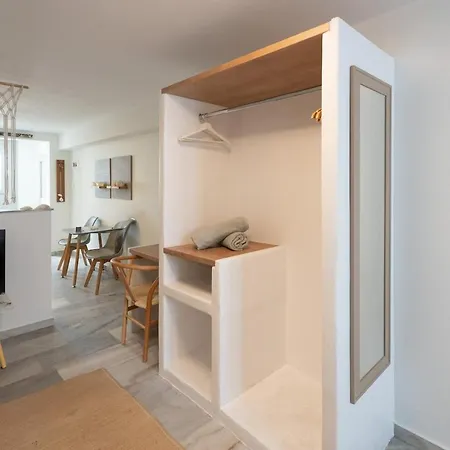 Apartment White W2 New In Naoussa